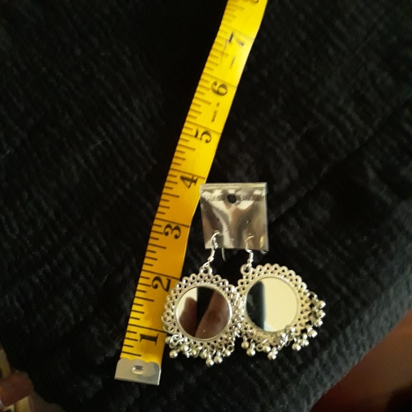 Earrings - Picture 3 of 3